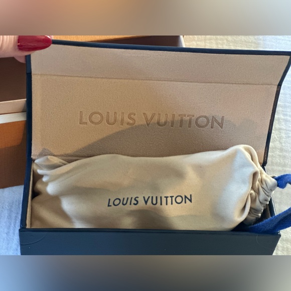 Louis Vuitton LV Waimea Sunglasses - Picture 8 of 9